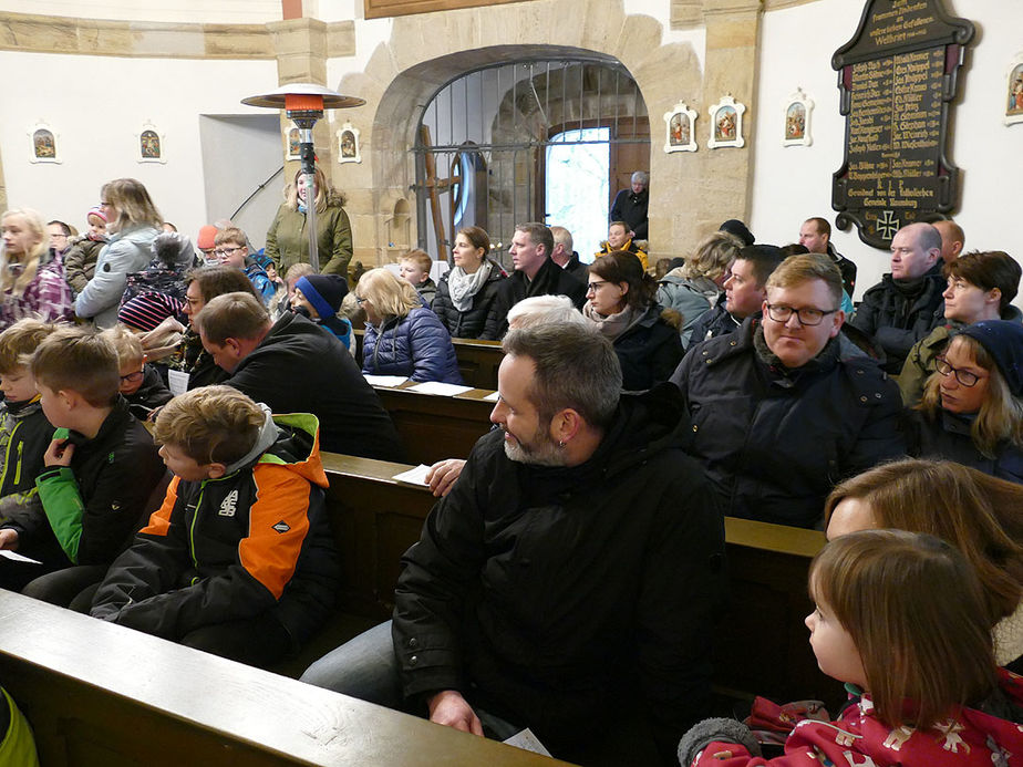 Krippenandacht mit Segnung der Kinder (Foto: Karl-Franz Thiede)